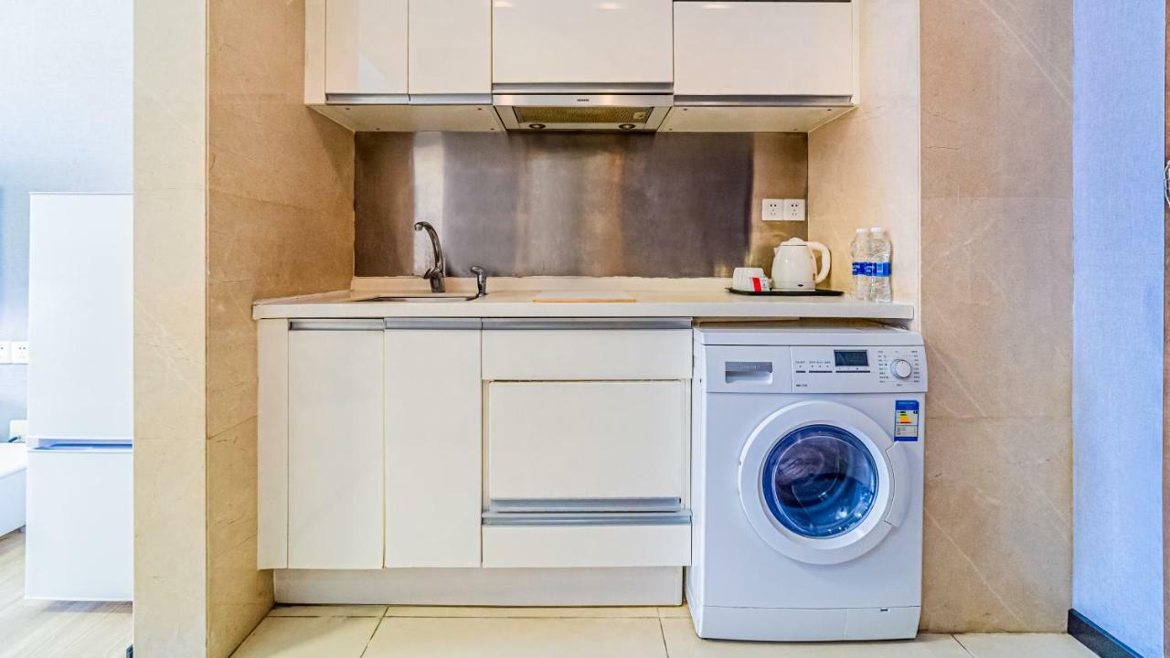 Central International Apartment Foshan Bagian luar foto